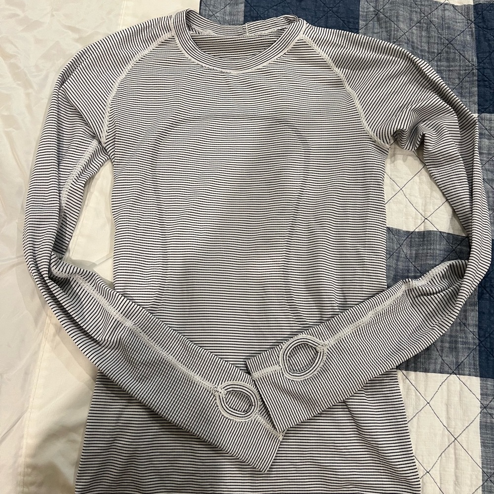 Lulu lemon swiftly tech run top size 6